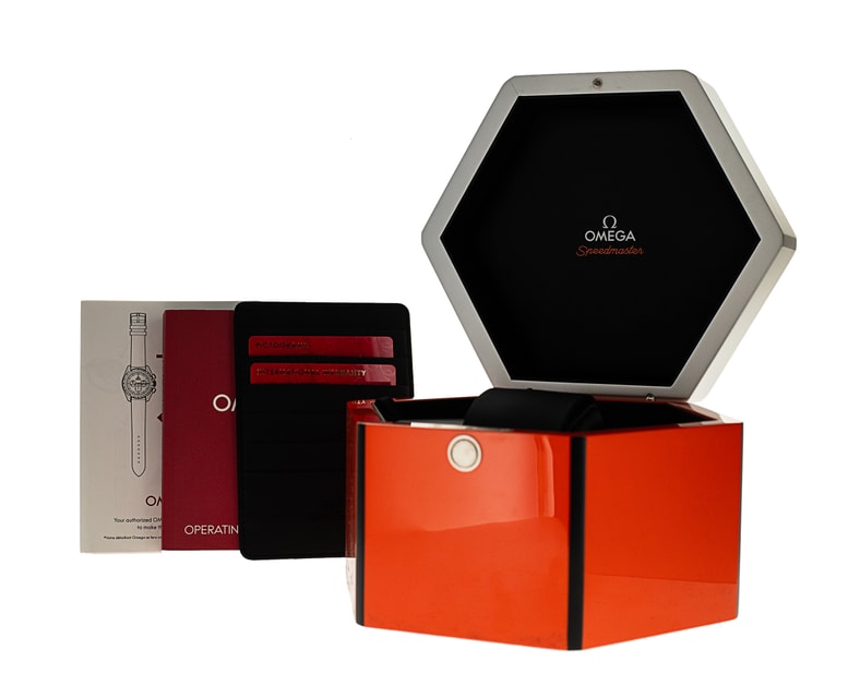 Omega Speedmaster Ultraman 311.12.42.30.01.001 Image 4